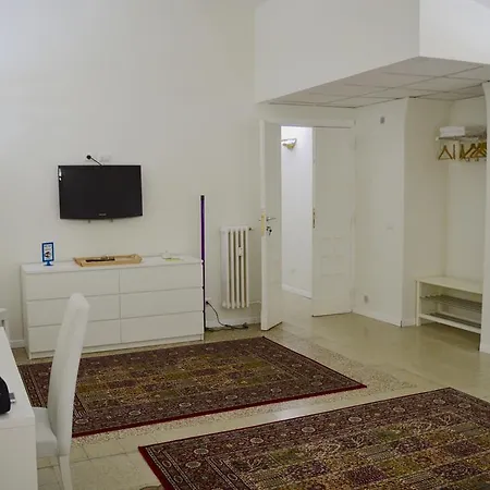 Clodia 게스트하우스 *